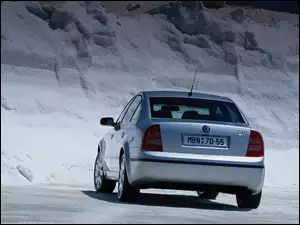 Srebrna, Skoda Superb