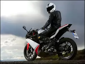 Ścigacz, Derbi GPR 125 4T 4V, Mały