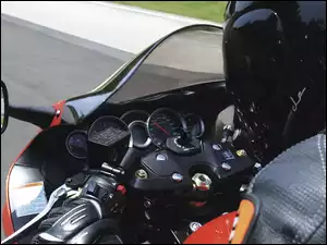 Hayabusa 1300, Kokpit