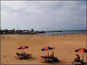 Ocean, Plaża, Parasolki