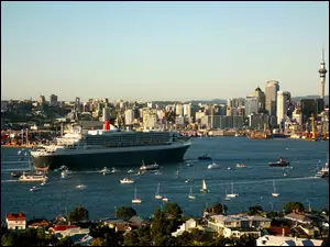 Statek, Miasto, Queen Mary 2, Jachty
