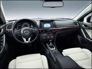 Mazda 6, Wnętrze