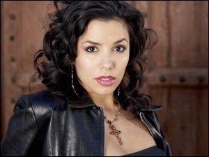 Eva Longoria, krzyżyk