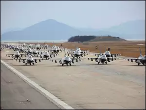 F-16, Pas, Startowy