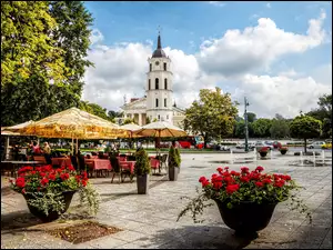 Restauracja, Kwietniki, Wilno, Z Pelargoniami, Kościół, Drzewa