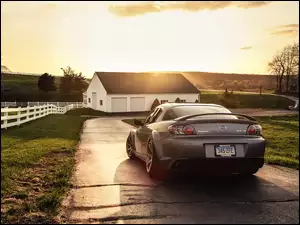 Dom, Mazda RX-8, Droga
