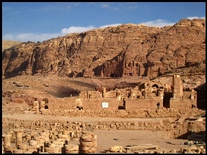 Wielka, Jordania, Świątynia, Grobowce