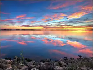 Jezioro, Odbicie, Chmury, Kamienie
