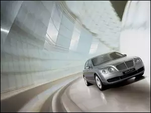 Sedan, Bentley Continental, Zakręt