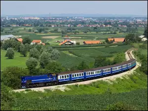 Miasta, Pociąg, Łąki, Pola, Panorama
