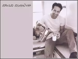 kubek, David Duchovny, kawa