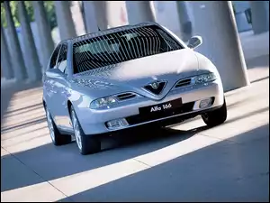 Alfa Romeo 166, filary