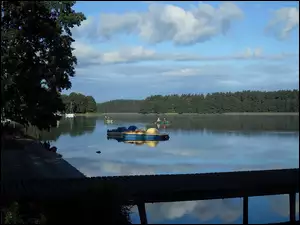 Łódki, Drzewa, Jezioro, Chmury, Wędkarze, Las