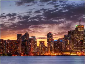 Toronto, Drapacze Chmur, Wieża
