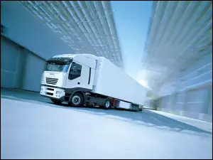 Białe Iveco, Przyczepa