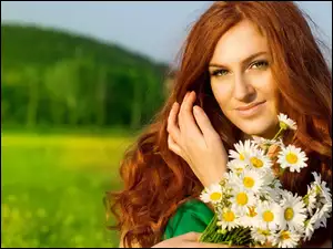 Margerytki, Rudowłosa, Kobieta