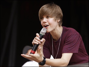 Justin Bieber, Mikrofon