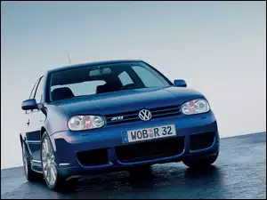 Golf R32