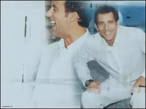 zegarek, Clive Owen, biały strój
