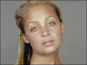 Nicole Richie, twarz