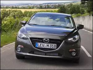 Zieleń, Mazda 3, Droga