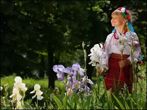 Strój, Irysy, Dziewczynka, Drzewa, Wianek, Ludowy