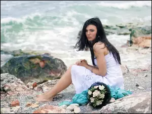 Morze, Bukiet, Plaża, Kobieta, Fale, Kamienie, Kwiatów
