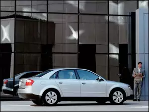Srebrne, Audi A4