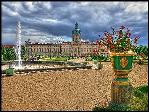 Pałac, Plac, Donica, Fontanna, Pelargonia