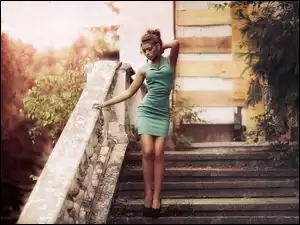 Moda, Zielona, Dziewczyna, Sukienka, Schody, Styl