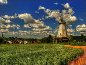 Wieś, Wiatrak, Niebo, Pole, Obłoki