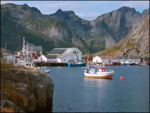 Statki, Port, Góry