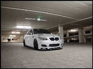 BMW, e60