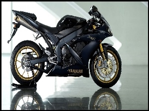 R1, Motocykl, Yamaha