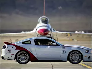 Thunderbirds Edition, Ford Mustang GT