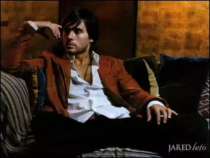 Jared Leto, ruda marynarka