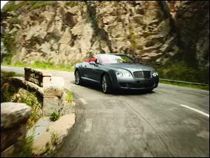 Zakręt, Bentley Continental GTC, Ostry