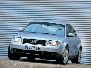 Audi A6, Przód