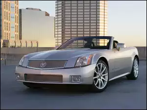 Srebrny, Cadillac XLR
