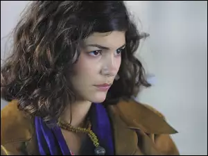 Audrey Tautou, zamszowa kurtka