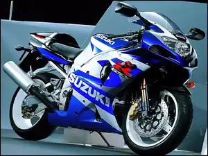 tłumik , siedzenie , kierownica, koła, Motory Suzuki, opony, lusterka, światła