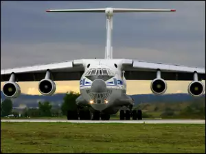 Silniki, Iliuszyn IŁ-76, Cztery