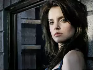Mena Suvari
