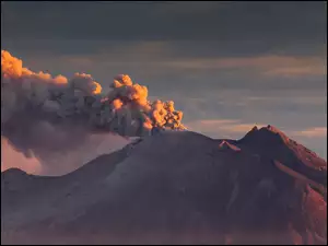 Dym, Wulkan, Erupcja