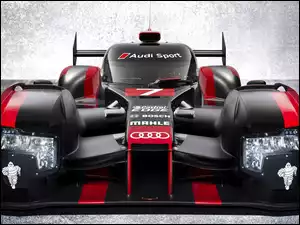 Rajdowy samochód Audi R18 rocznik 2015