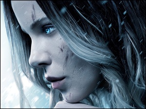 Twarz z bliznami brytyjskiej aktorki Kate Beckinsale z filmu Underworld: Wojny krwi