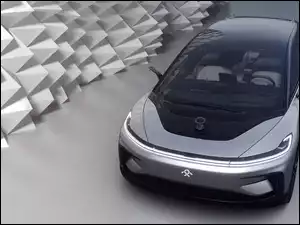 Samochód Faraday Future FF 91 rocznik 2017 przodem