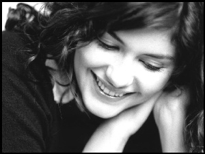 Audrey Tautou, kręcone włosy