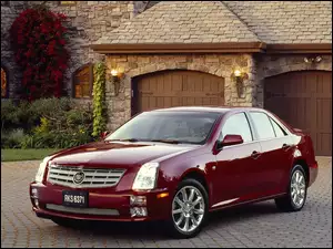 Cadillac STS, Garaż