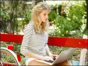 Park, Blondynka, Ławka, Laptop, Rower